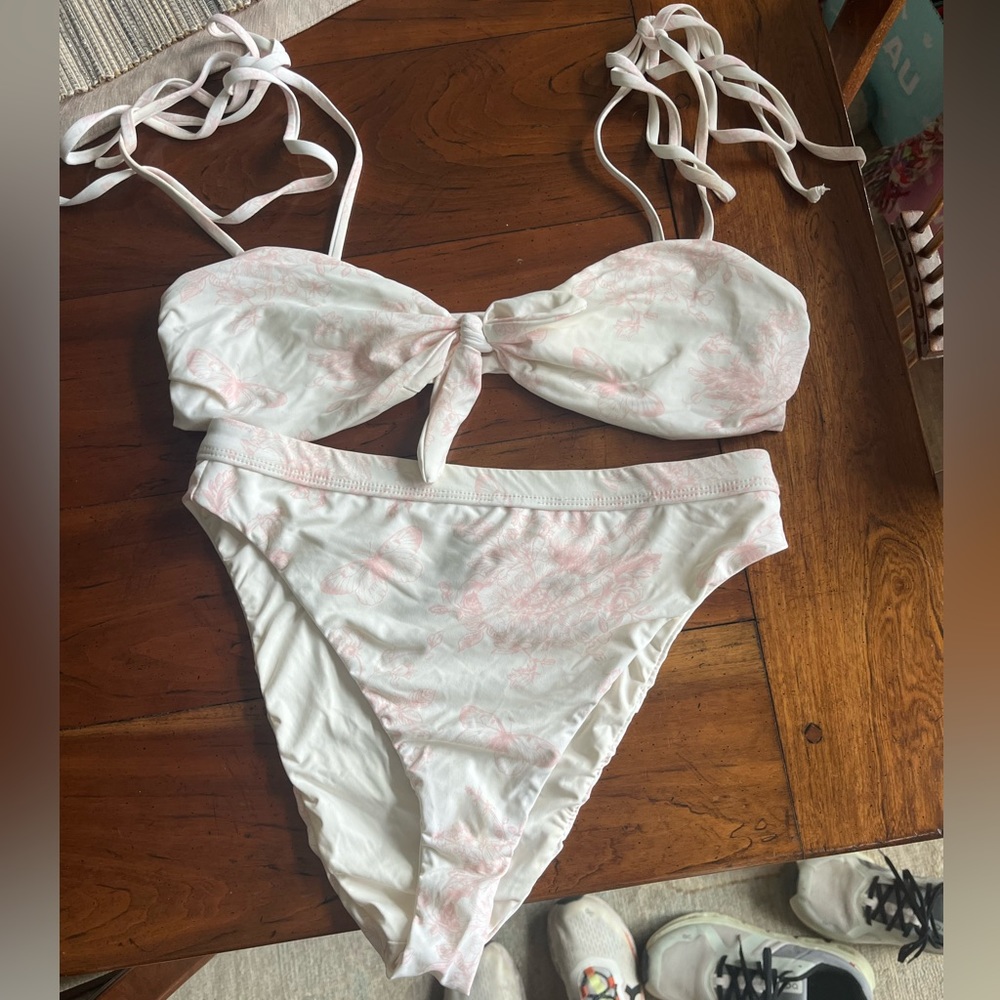 Dippin daisys bikini set